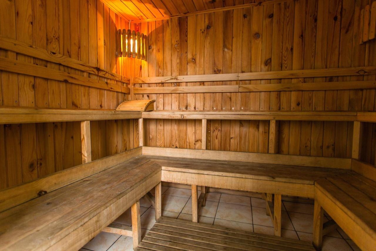 Hostel Horia Plopeni 外观 照片