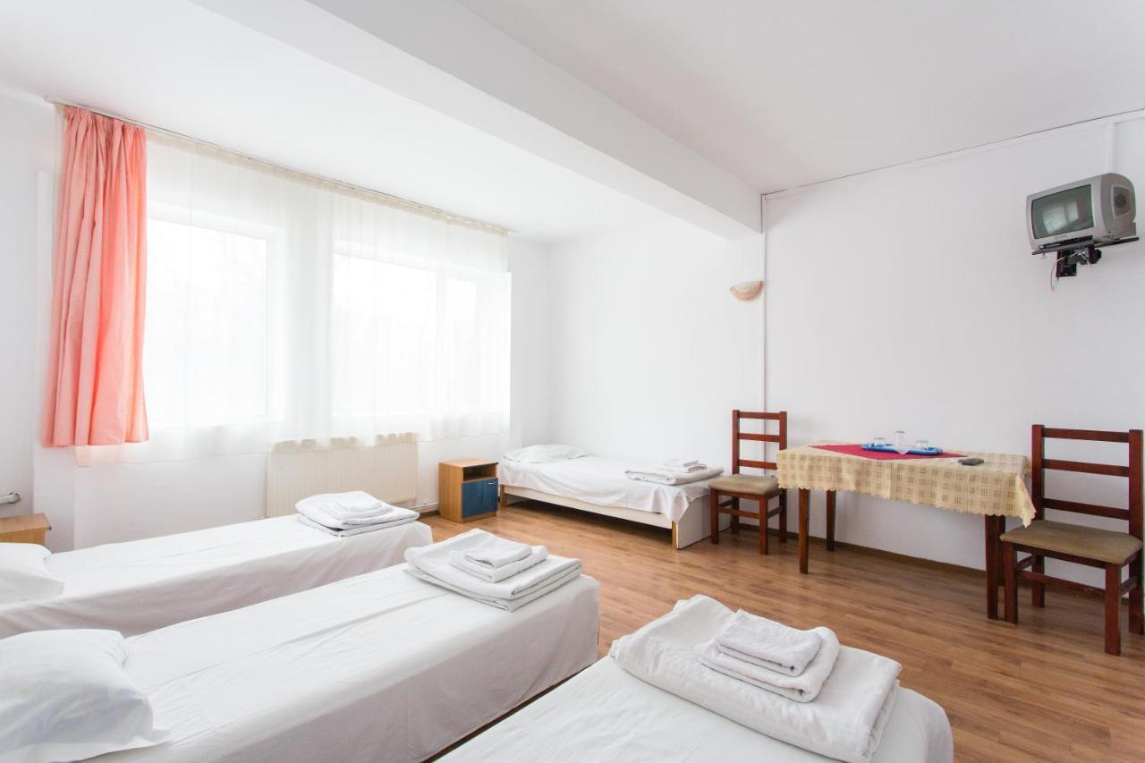 Hostel Horia Plopeni 外观 照片