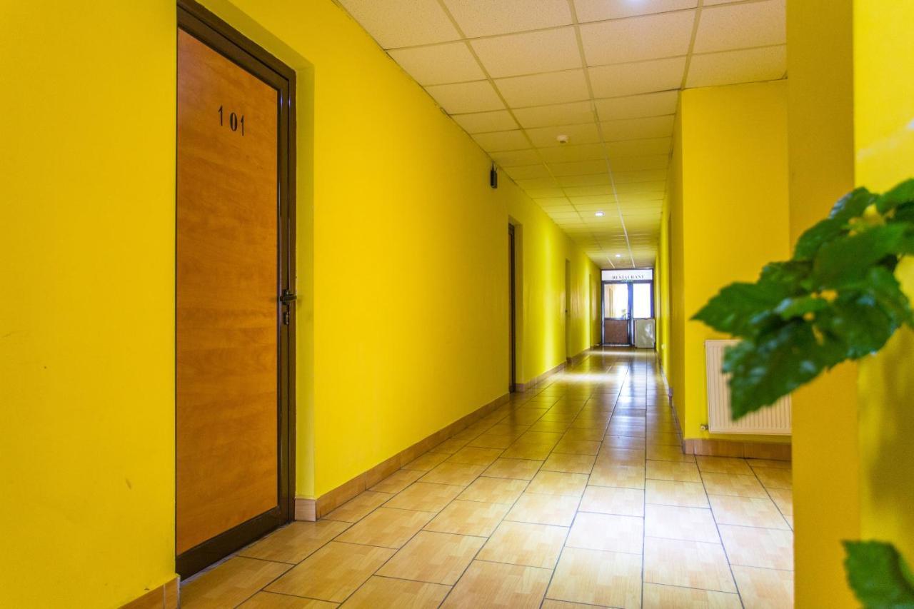 Hostel Horia Plopeni 外观 照片