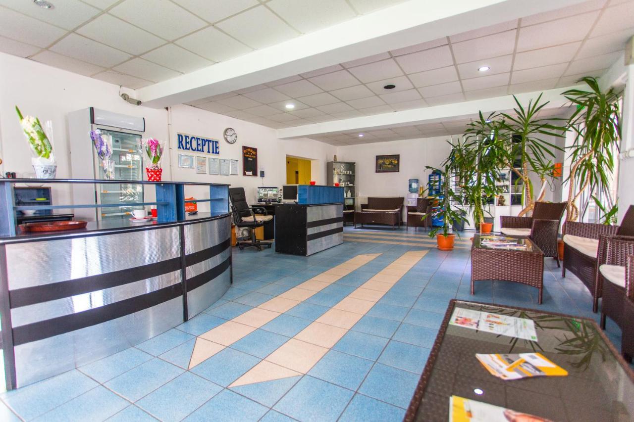 Hostel Horia Plopeni 外观 照片