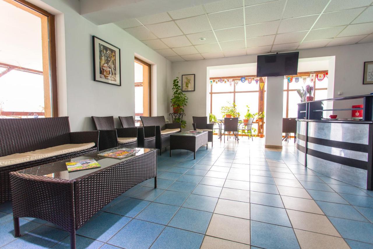 Hostel Horia Plopeni 外观 照片