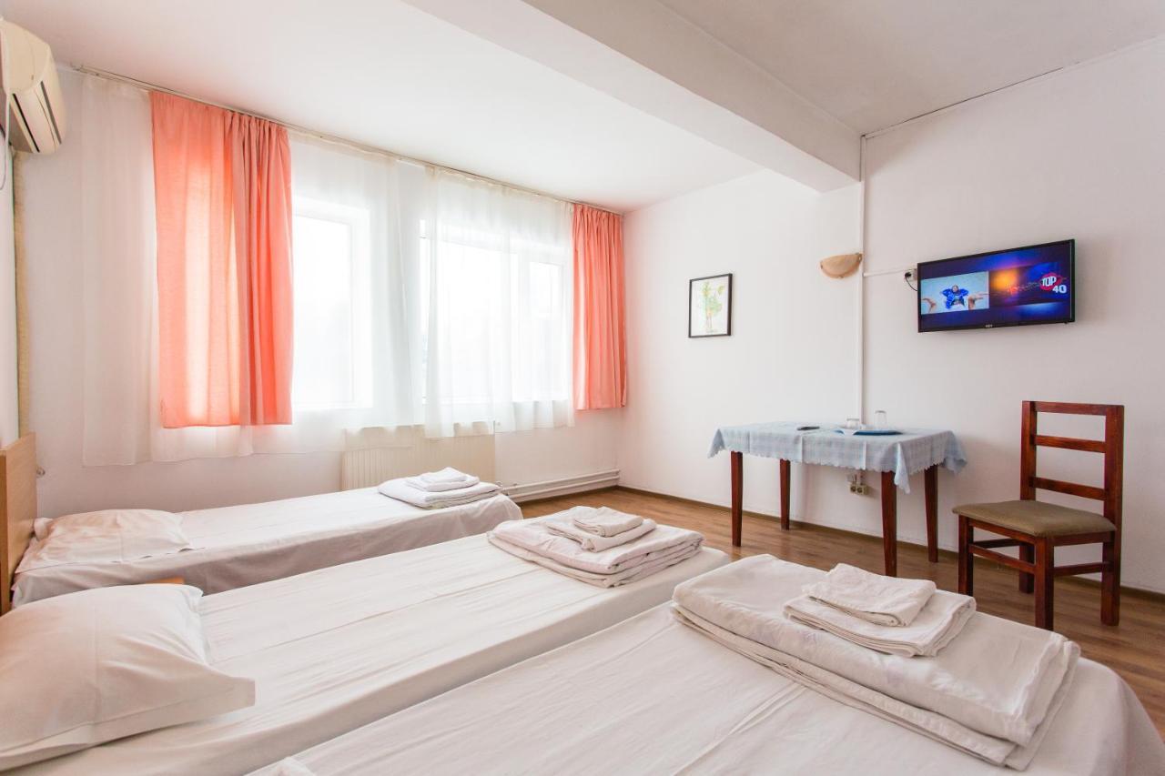 Hostel Horia Plopeni 外观 照片