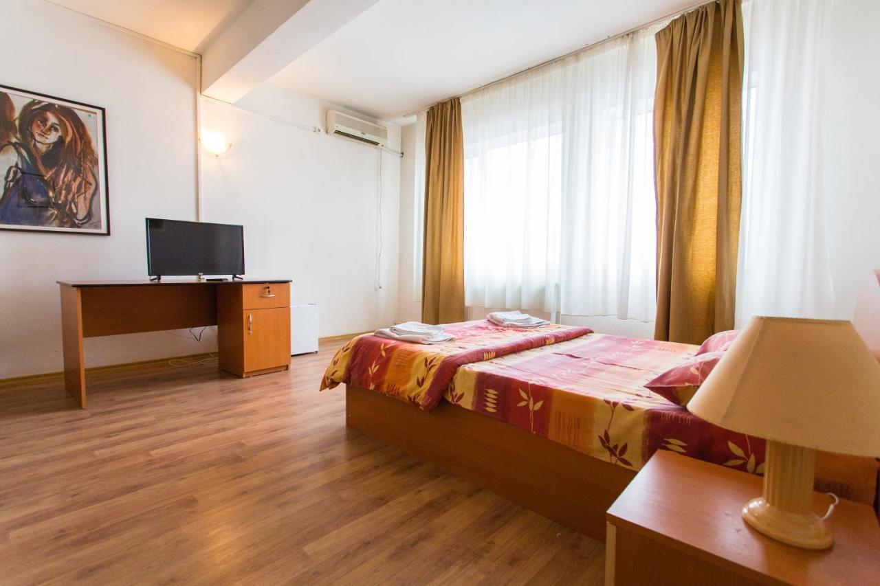 Hostel Horia Plopeni 外观 照片