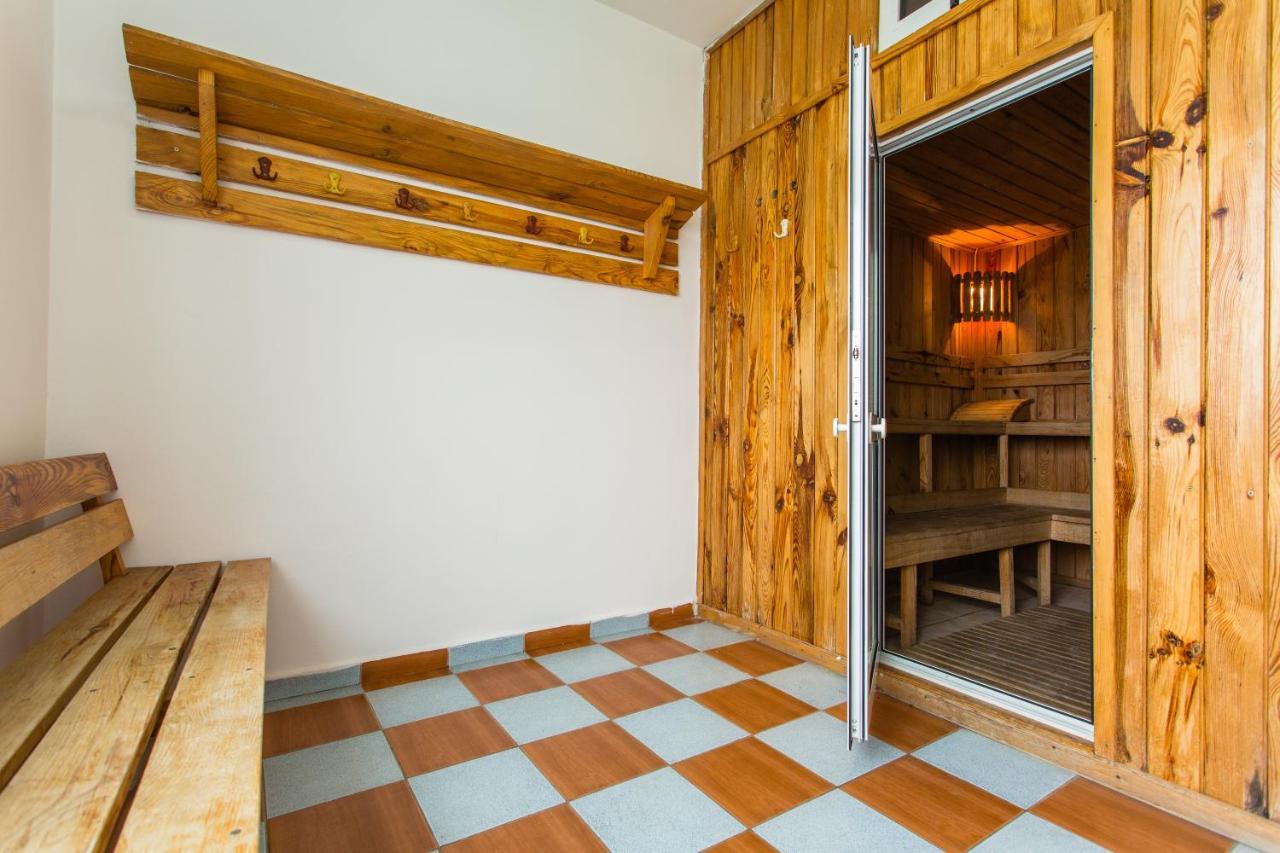 Hostel Horia Plopeni 外观 照片