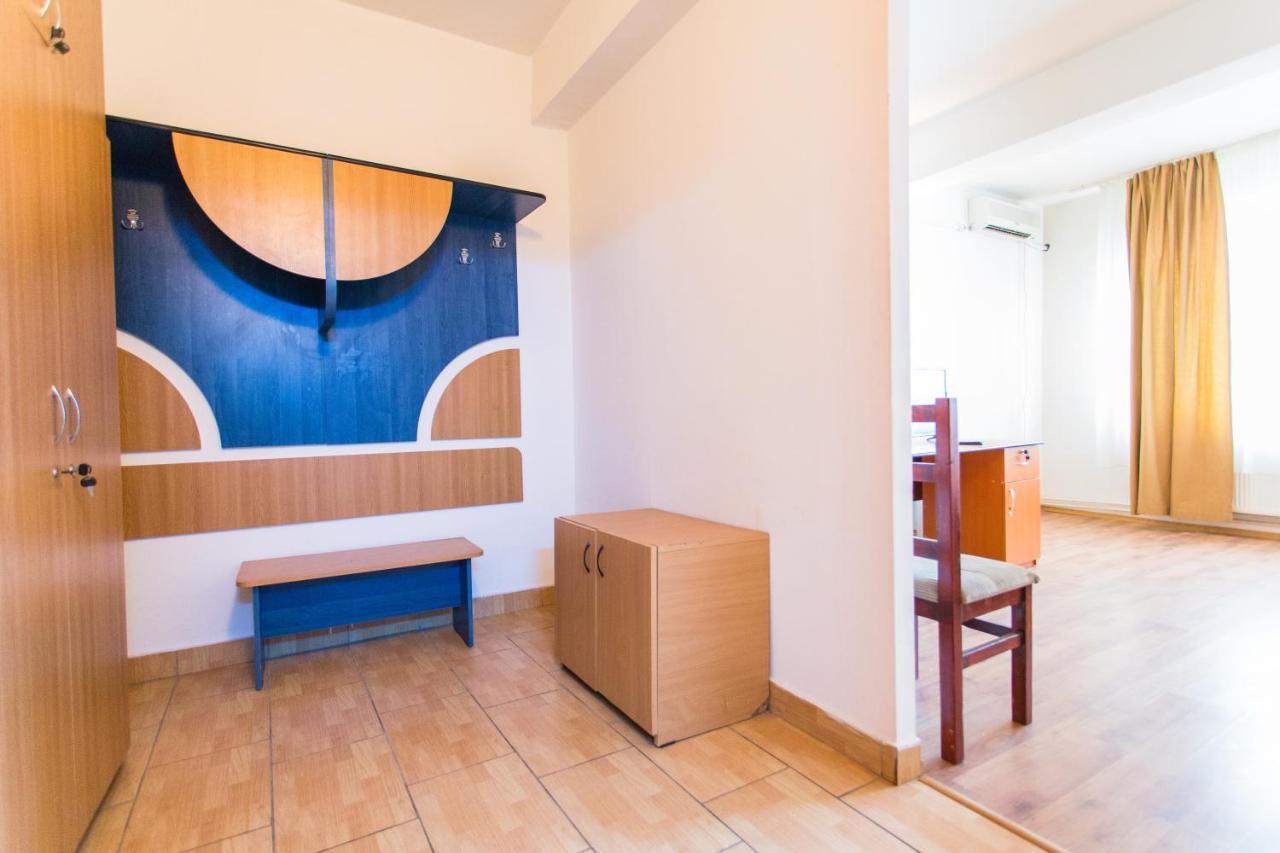 Hostel Horia Plopeni 外观 照片