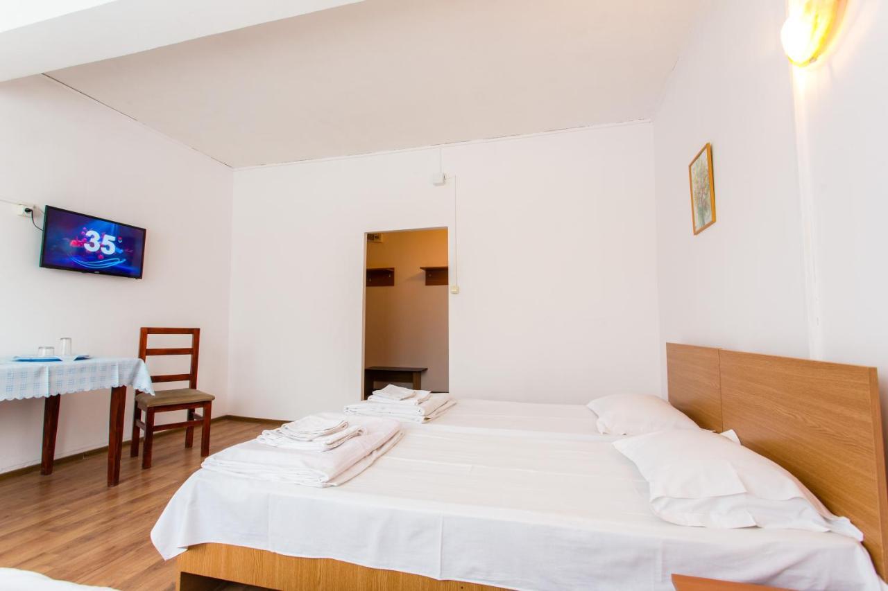Hostel Horia Plopeni 外观 照片